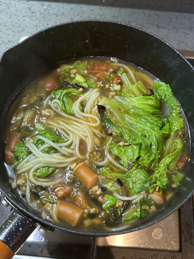 酸菜肉末小锅米线 加餐首选可diy的做法