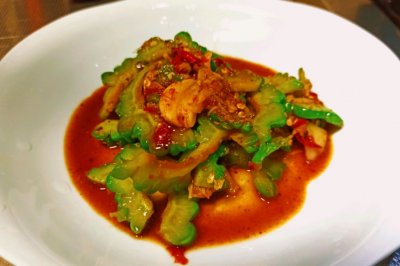 云南孔雀宴～舂苦瓜