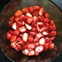 草莓酱#美的微波炉菜谱#的做法图解1
