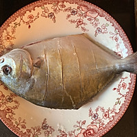 酱焖金鲳鱼～胶东人的最爱的做法图解1