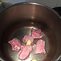 排骨冬瓜薏仁汤的做法图解1