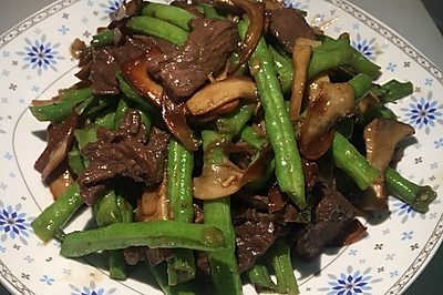 牛肉炒豆角鸡腿菇