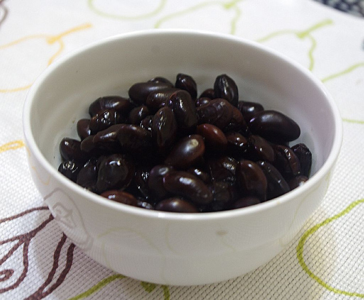 日式“煮黑豆” - 日本新年的传统年菜中必不可少的一道菜的做法