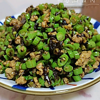 粒粒皆辛苦，锅里不剩饭《榄菜豆角炒肉粒》的做法图解6