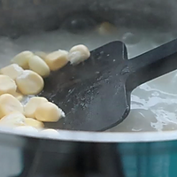 【广东家常菜】一碗鲜甜养胃的瘦肉玉米粥的做法图解7