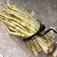 腊肉春笋的做法图解1