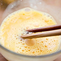 煎出漂亮蛋皮！的做法图解1