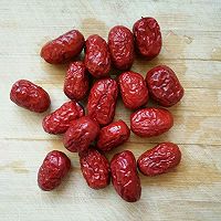 苹果银耳红枣养生粥的做法图解3