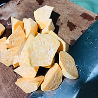 拔丝地瓜的做法图解1