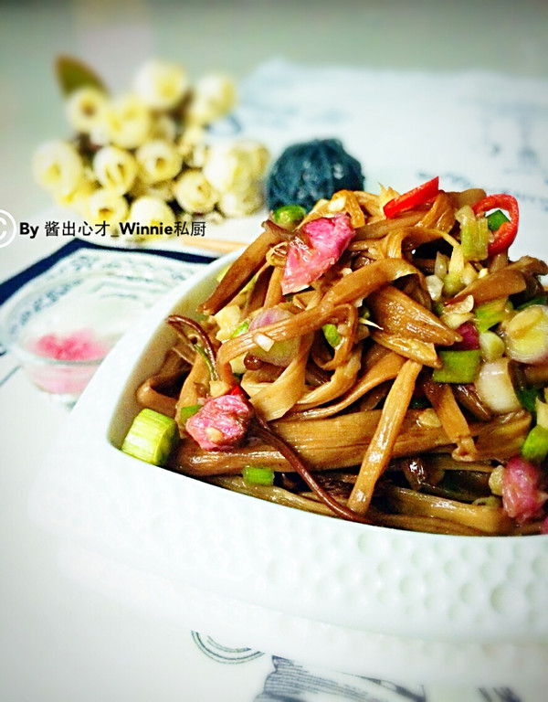 【私房麻香樱花金针菜】