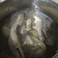 电饭锅三杯鸭的做法图解1