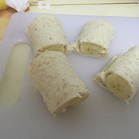十个月辅食《鸡蛋香蕉吐司卷》的做法图解6