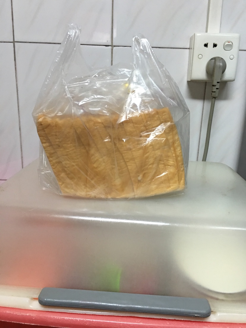 鸡蛋吐司的做法图解1