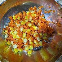 儿童版胡萝卜玉米蛋炒饭的做法图解3
