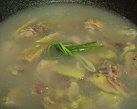 营养师推荐--海参炖鸡汤的做法图解3