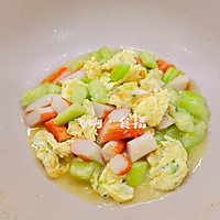 #夏日开胃餐#蟹肉棒炒丝瓜鸡蛋——低脂低卡有营养的做法图解5