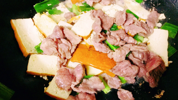 有它吃多两碗饭—蒜苗香干炒肉