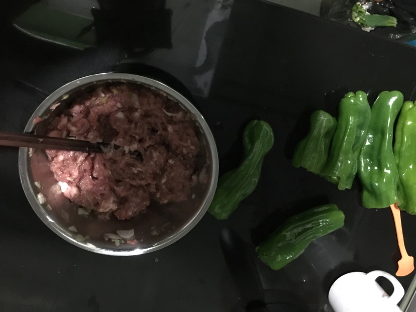 虎皮尖椒的做法图解1