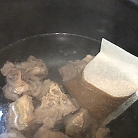 新加坡经典美食：肉骨茶的做法图解4