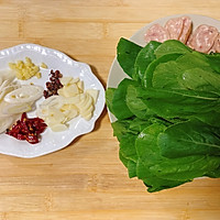香肠小油菜的做法图解1