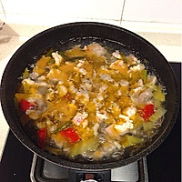 酸菜滑肉手擀面的做法图解5