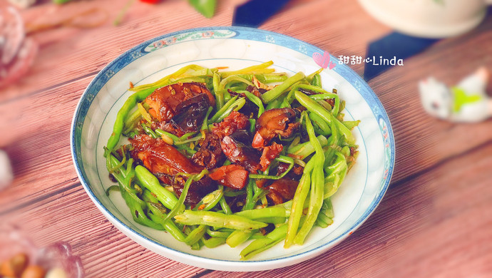 卤鸭炒扁豆丝