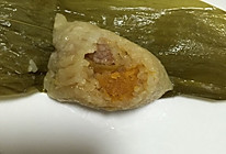 绿豆，板栗，咸蛋黄肉粽的做法
