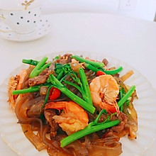 牛肉鲜虾炒红薯粉