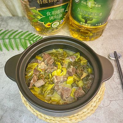 酸菜牛腩煲