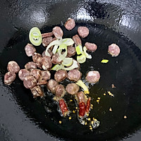 芥兰苗炒腊肠 快炒菜的做法图解3