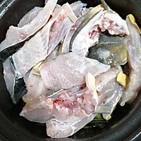 砂锅裸斑鱼茄子煲的做法图解11