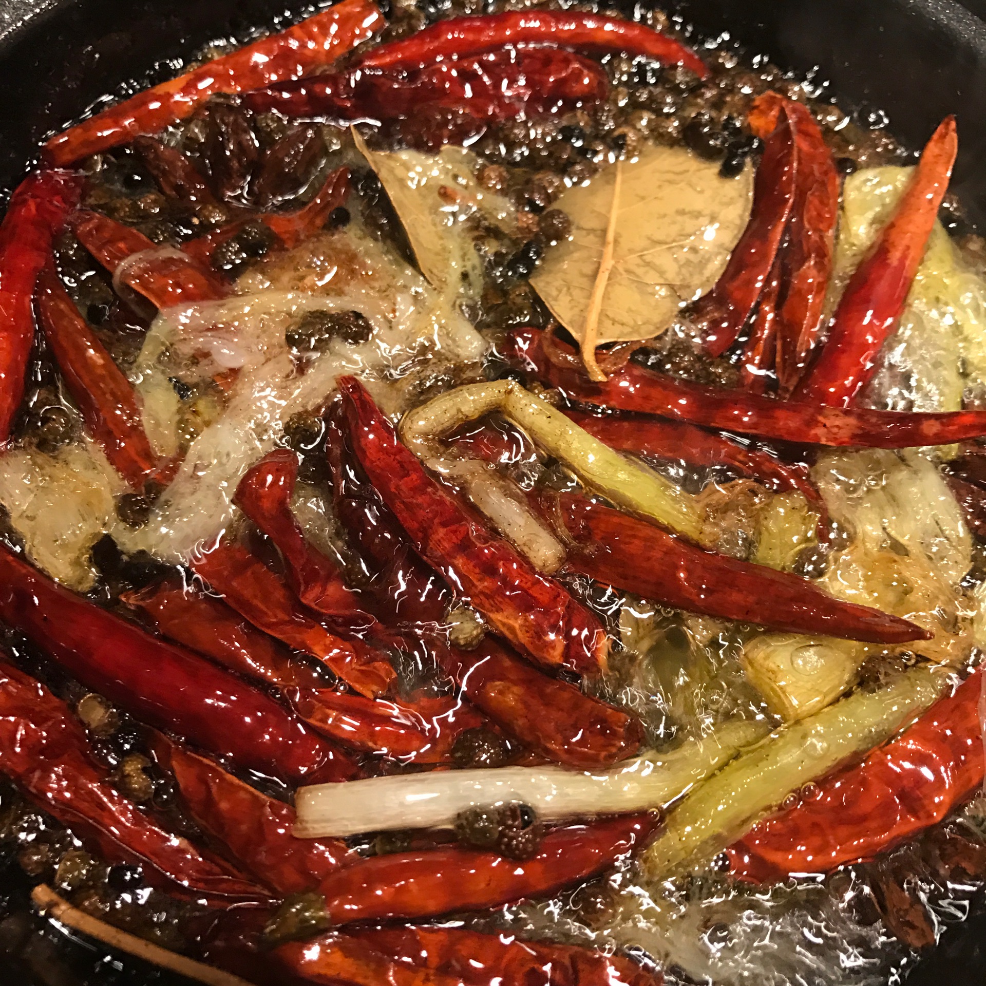 大厨教你虎皮青椒的家常做法，好吃不油腻，味道超赞，比吃肉还香 - 哔哩哔哩