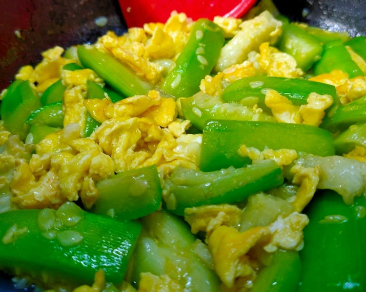 丝瓜炒鸡蛋丨夏日防暑3分钟快炒的做法