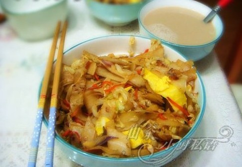 Stir fried cake with vegetables