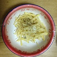 土豆丝饼的做法图解1