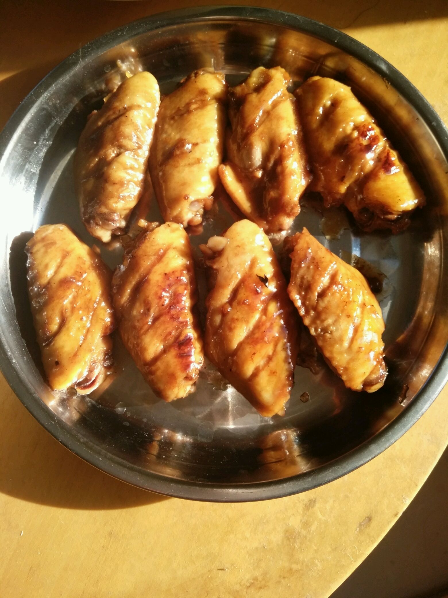 Chicken wings with coke