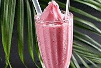草莓牛奶冰沙的做法