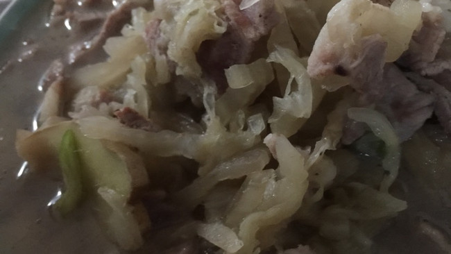 酸菜汆白肉的做法