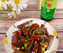 #李锦记X豆果 夏日轻食美味榜#皮蛋拌茄子的做法
