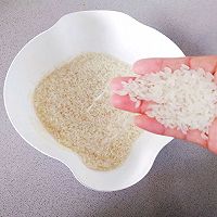 #相聚组个局#超简单的豌豆粒米饭，粒粒分明的做法图解3