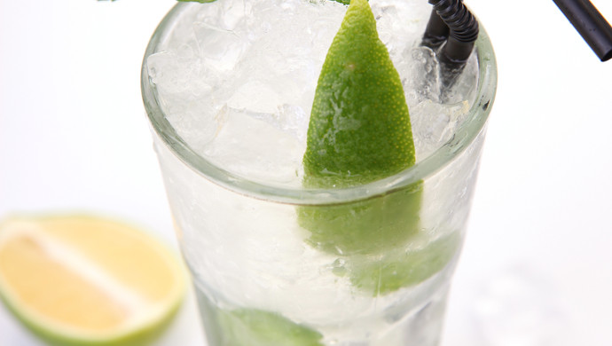 这个夏天为她做一杯Mojito吧！❤️