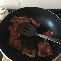 快手炒菜之毛豆胡萝卜炒牛肉片的做法图解2