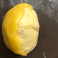 广式
菠萝油——在家里也可以轻轻松松作出甜品的作法流程详解16