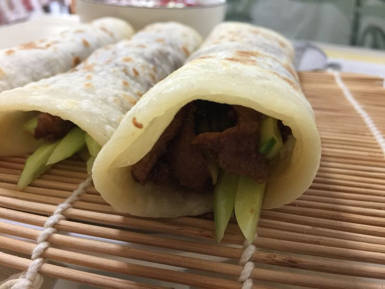 烫面饼夹酱香肉的做法