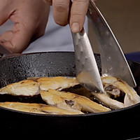 盐花鲳鱼：北海大厨教你吃海鲜的做法图解2