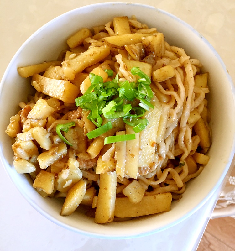 土豆焖面