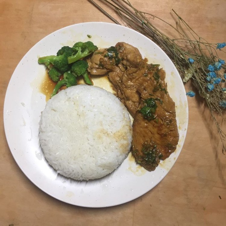 香煎鸡扒饭的做法