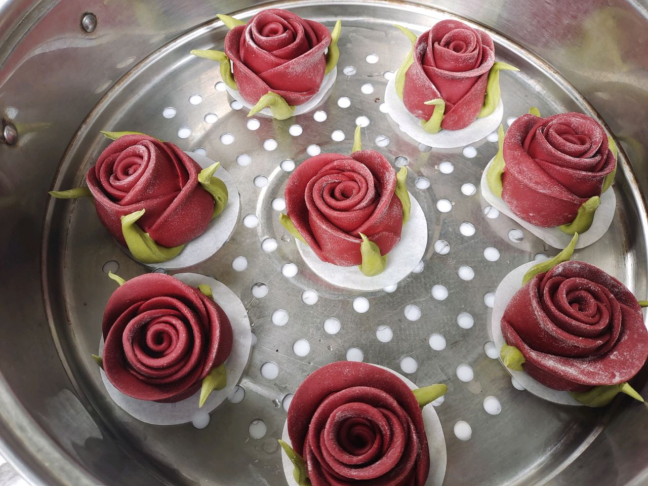南瓜玫瑰花卷怎么做_南瓜玫瑰花卷的做法_豆果美食