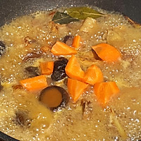 鲍鱼香菇炖鸡，鲍鱼肉质厚实Q弹，鸡肉鲜美无比，看着就流口水～的做法图解16