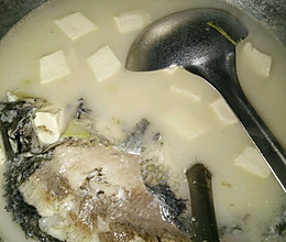 鲫鱼豆腐汤-之月子下奶篇的做法